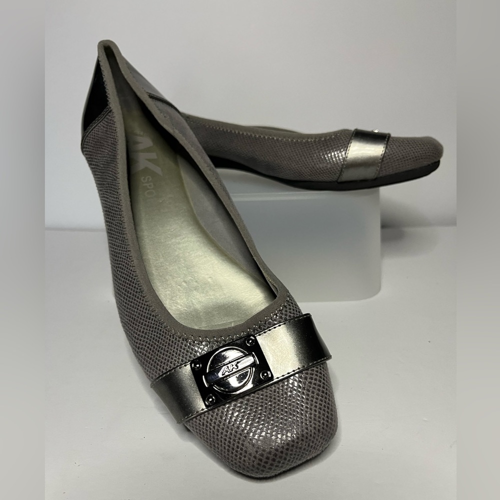 AK Sport Gray Flats size 8.5